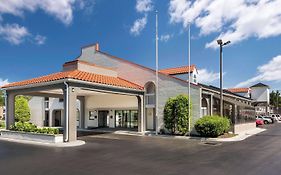 Rodeway Inn At Fort Lee